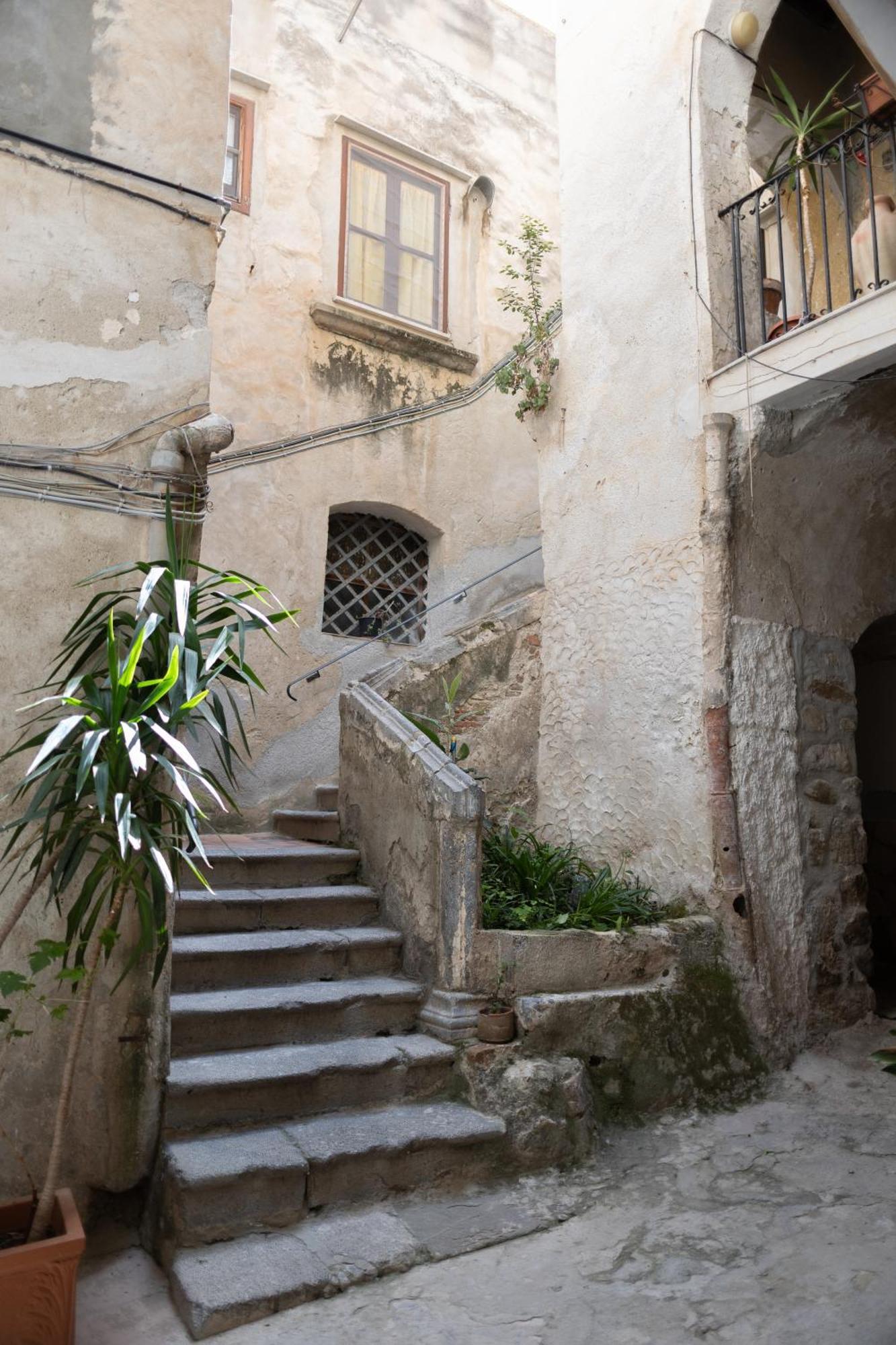 Cortile Gioeni Apartment チェファル エクステリア 写真